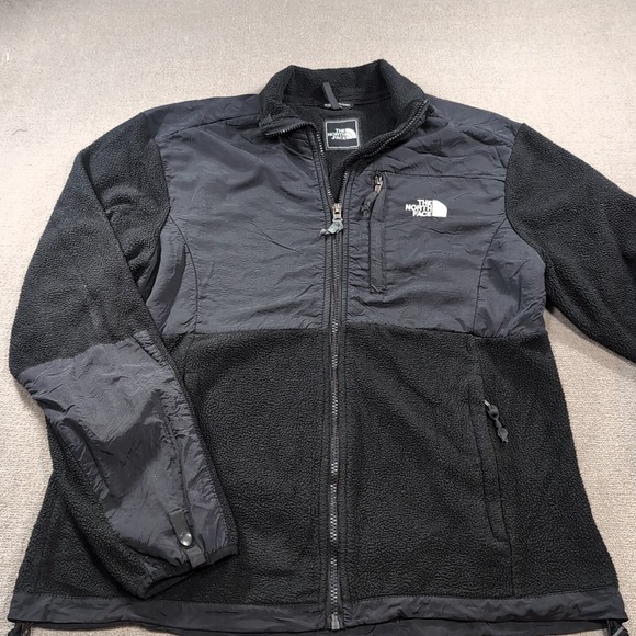 The North Face Jackets & Blazers - The North Face Denali Fleece Womens Jacket Size Medium‎ Black